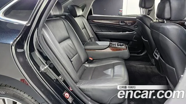 Hyundai Equus 2015 — фото 11