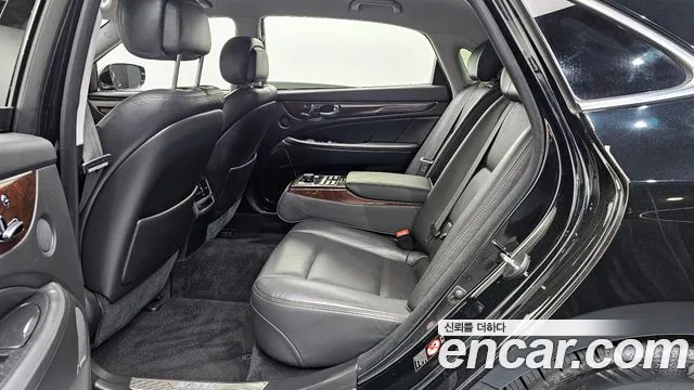Hyundai Equus 2015 — фото 12