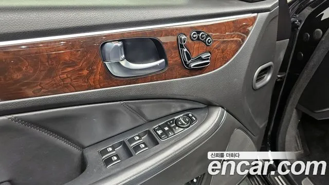 Hyundai Equus 2015 — фото 17