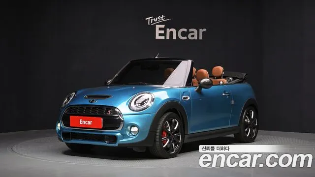 Mini Cooper Convertible 2017 — фото 1