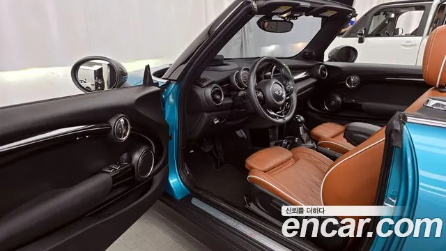 Mini Cooper Convertible 2017 — фото 10