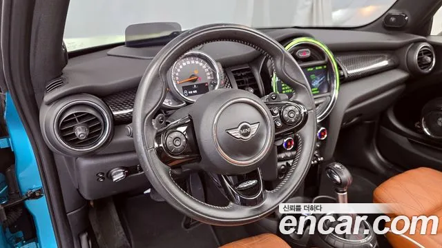 Mini Cooper Convertible 2017 — фото 13
