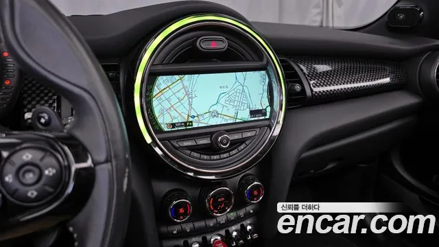 Mini Cooper Convertible 2017 — фото 14