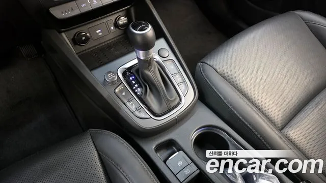 Hyundai Kona 2022 — фото 12