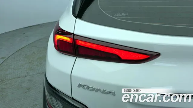 Hyundai Kona 2022 — фото 9