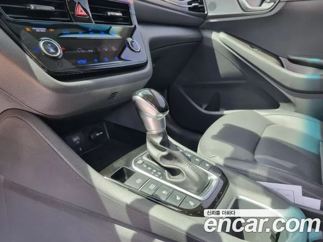 Hyundai Ioniq 2020 — фото 13