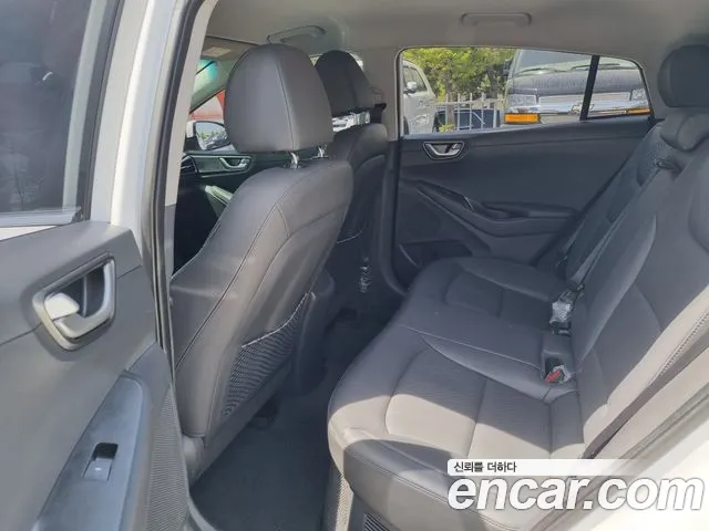 Hyundai Ioniq 2020 — фото 18