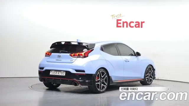 Hyundai Veloster 2022 — фото 2