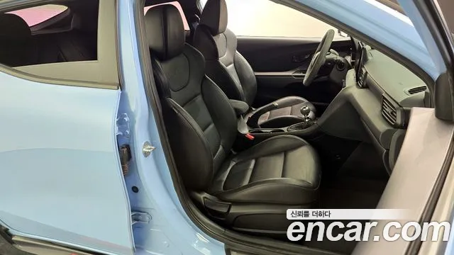 Hyundai Veloster 2022 — фото 12