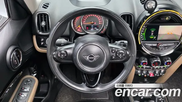 Mini Countryman 2020 — фото 19