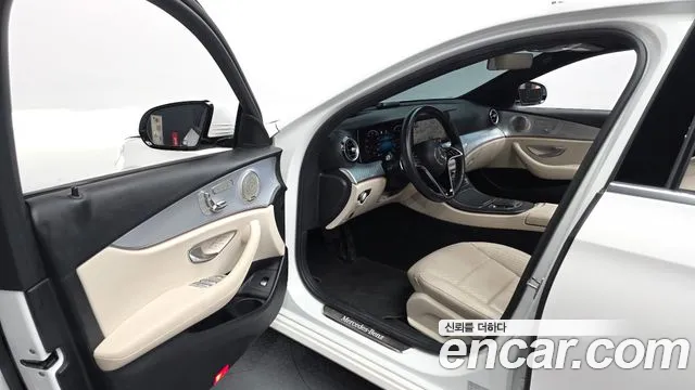 Mercedes-Benz E-Class 2021 — фото 10