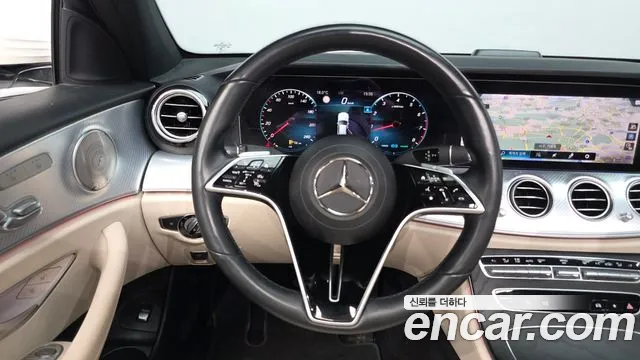 Mercedes-Benz E-Class 2021 — фото 13