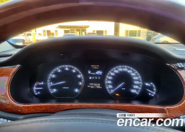 Hyundai Equus 2010 — фото 16