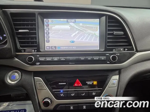 Hyundai AVANTE 2018 — фото 12