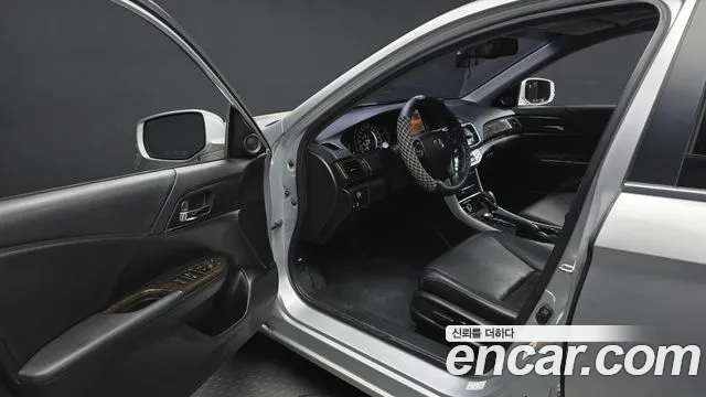 Honda Accord 2014 — фото 10