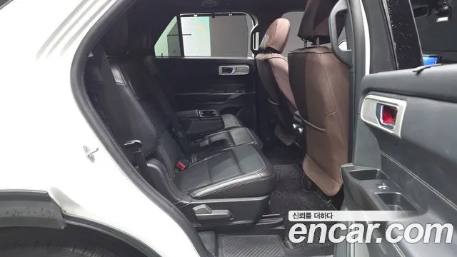 Ford Explorer 2020 — фото 12