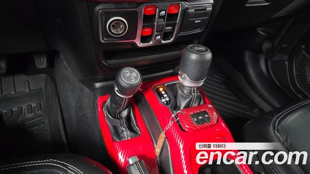 Jeep Wrangler 2019 — фото 12