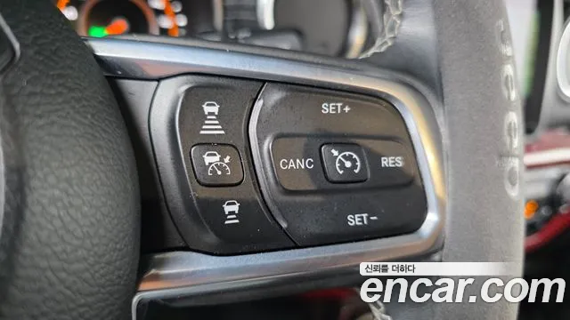 Jeep Wrangler 2019 — фото 20