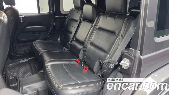 Jeep Wrangler 2019 — фото 16