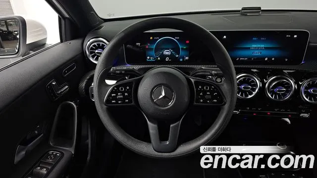 Mercedes-Benz A-Class 2020 — фото 17
