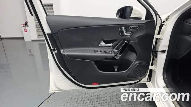 Mercedes-Benz A-Class 2020 — фото 13