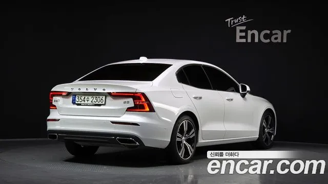 Volvo S60 2021 — фото 2