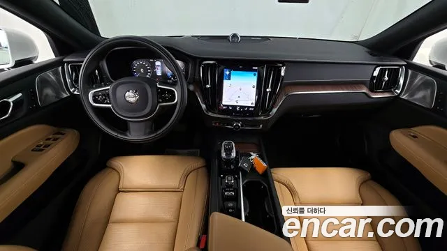 Volvo S60 2021 — фото 10