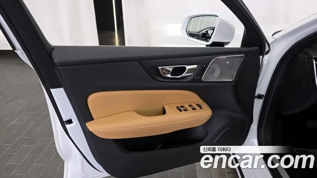 Volvo S60 2021 — фото 14