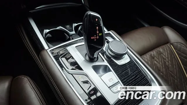 BMW 7-Series 2021 — фото 12