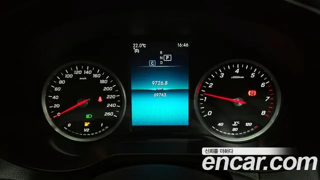 Mercedes-Benz C-Class 2020 — фото 10