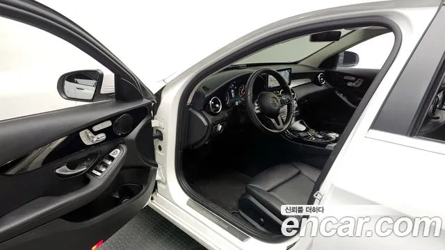 Mercedes-Benz C-Class 2020 — фото 12