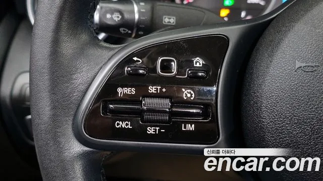 Mercedes-Benz C-Class 2020 — фото 18