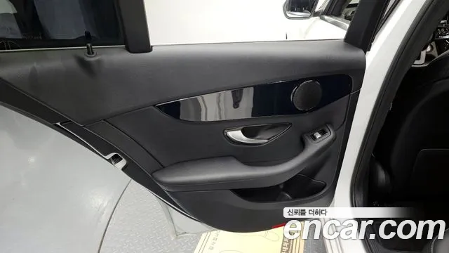 Mercedes-Benz C-Class 2020 — фото 14