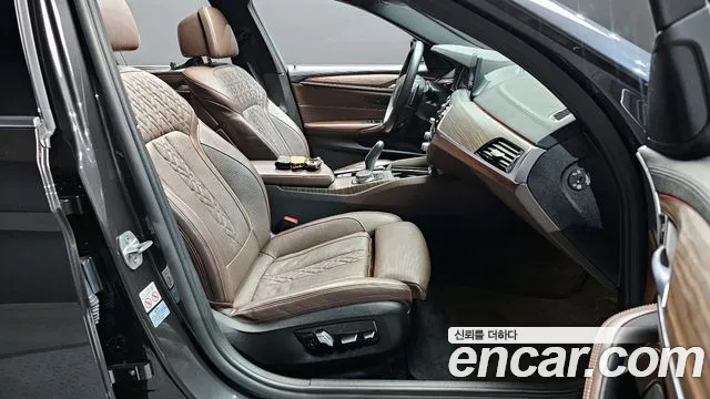 BMW 5-Series 2018 — фото 17