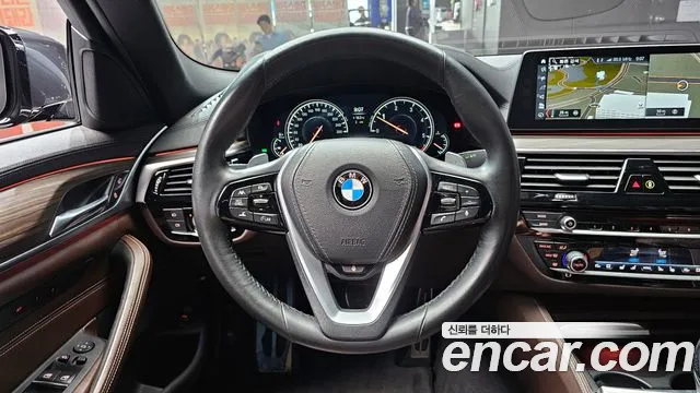 BMW 5-Series 2018 — фото 19