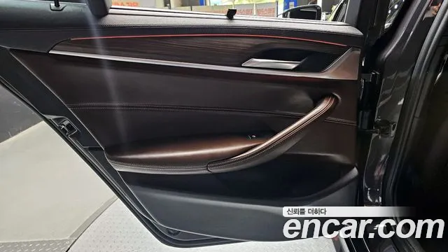 BMW 5-Series 2018 — фото 15