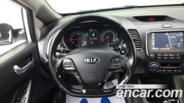 Kia K3 2016 — фото 15