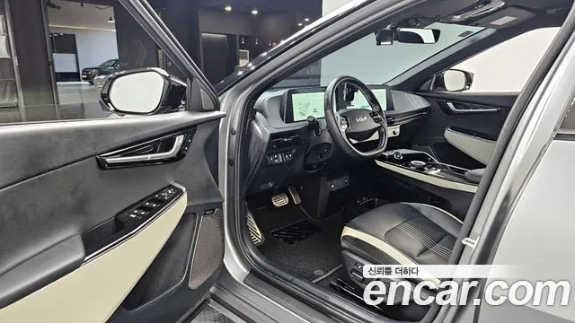 Kia EV6 2023 — фото 13