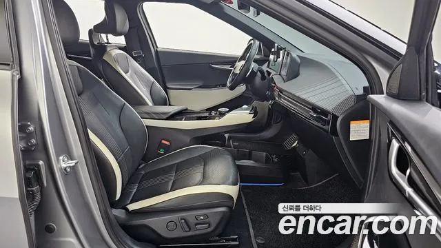 Kia EV6 2023 — фото 17