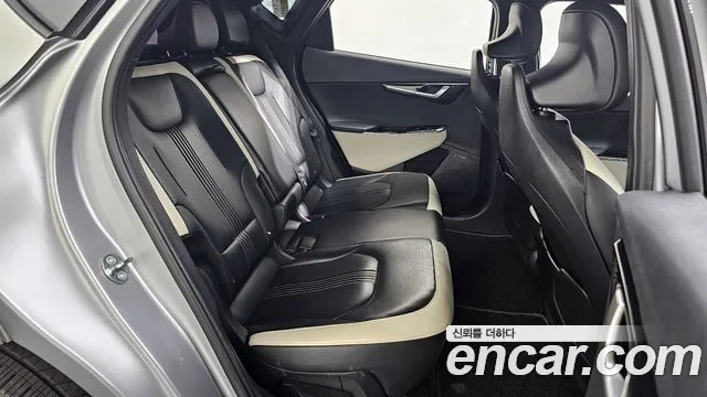 Kia EV6 2023 — фото 18