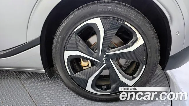 Kia EV6 2023 — фото 7