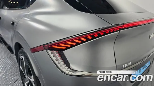 Kia EV6 2023 — фото 9