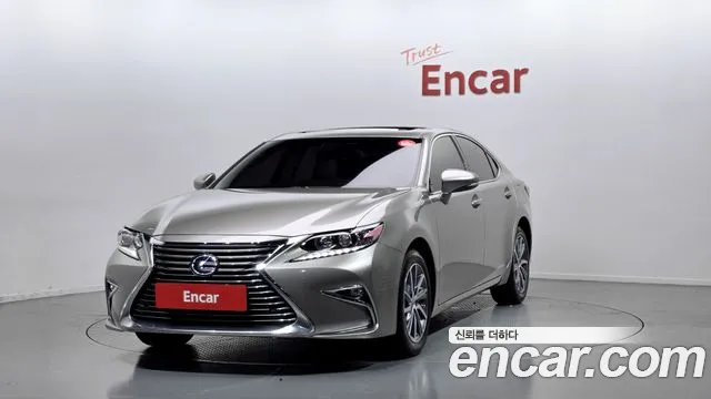 Lexus ES 2018 — фото 1