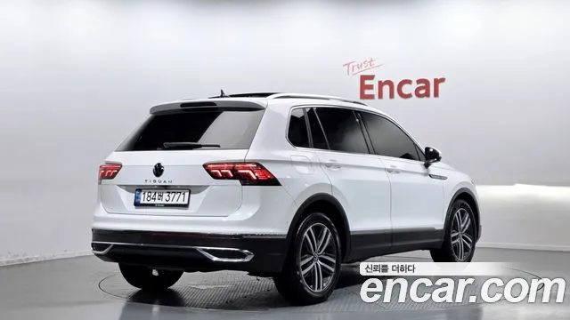 Volkswagen Tiguan 2022 — фото 2