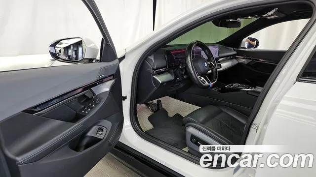 BMW i5 2024 — фото 13
