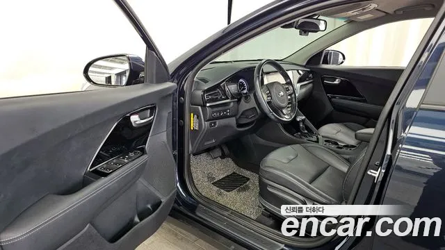 Kia Niro 2020 — фото 10