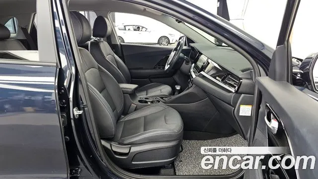 Kia Niro 2020 — фото 11