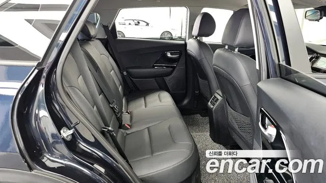Kia Niro 2020 — фото 12