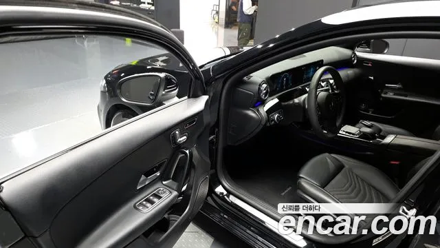 Mercedes-Benz A-Class 2020 — фото 13