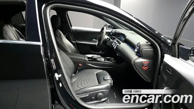 Mercedes-Benz A-Class 2020 — фото 17